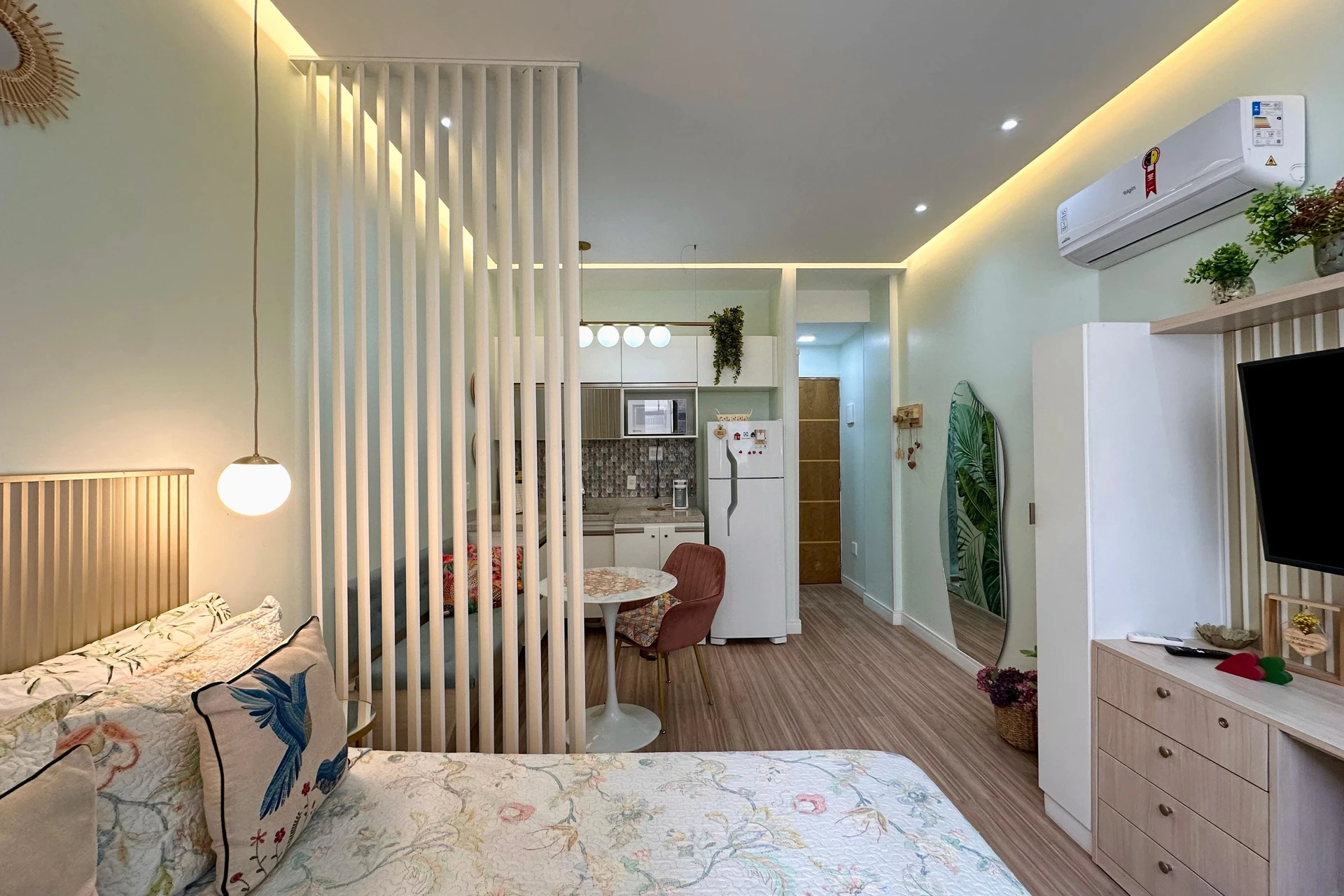Furnished studio, 29 m², with a home office — photo 7