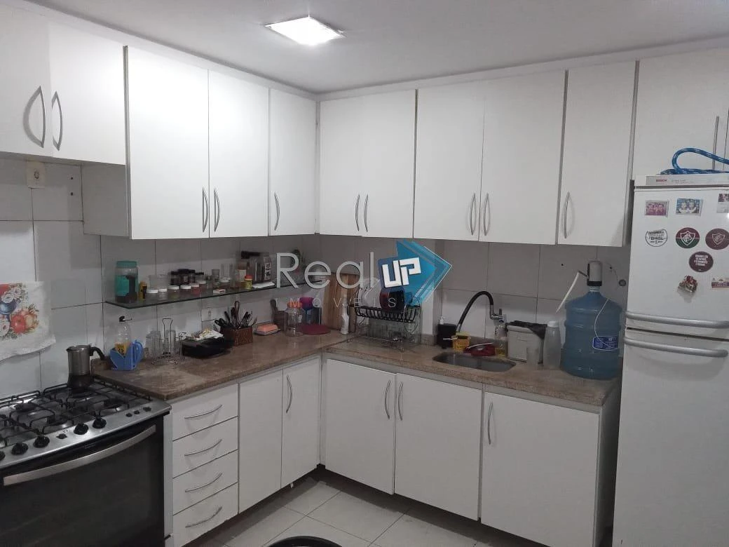 Apartamento com 4 quartos e varanda — photo 24