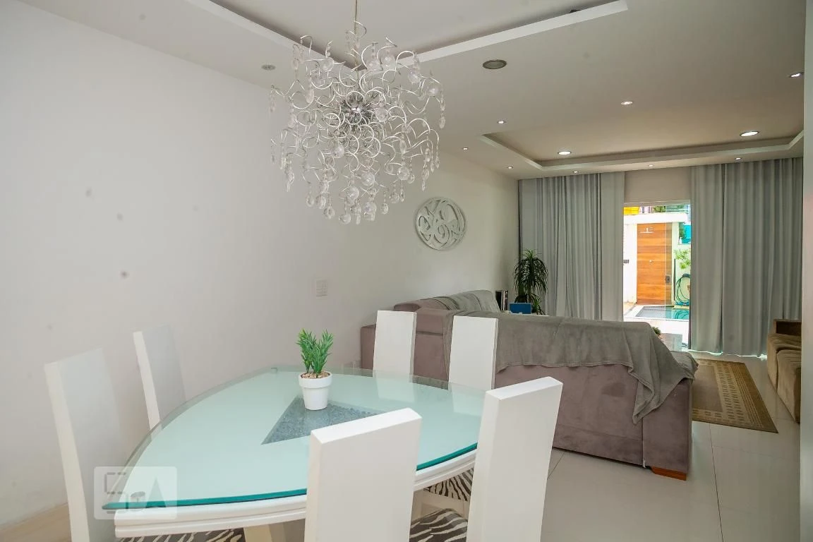 Власний басейн та 4 спальні: будинок 330 м² — photo 38
