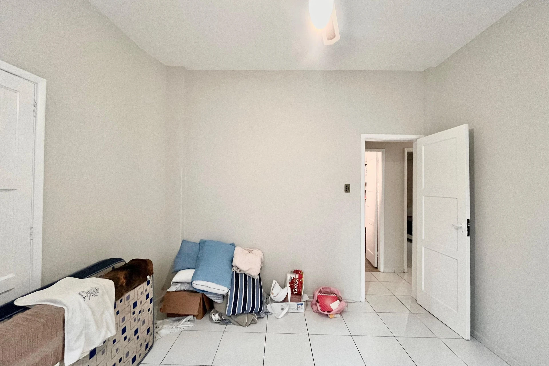 Furnished apartment with 2 bedrooms and 1 bathroom — photo 22