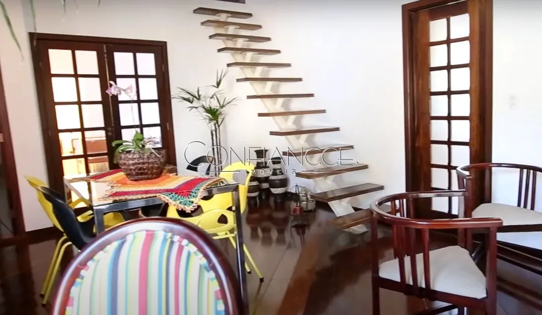 Single-story house with 3 bedrooms and 5 parking spots — photo 9