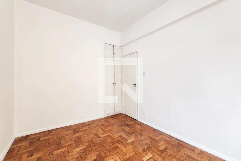 2-bedroom apartment with a bathtub — photo 8