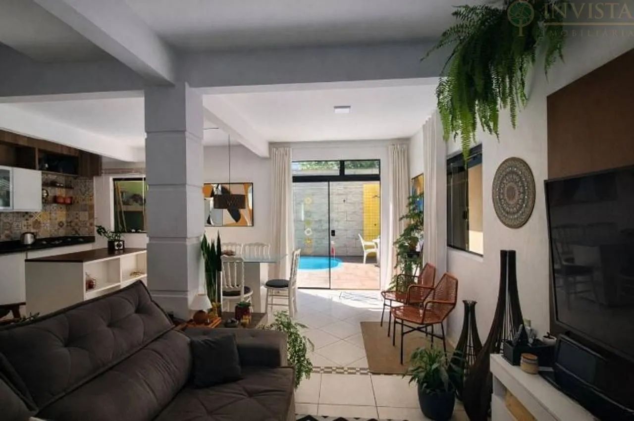 204 m² house with a jacuzzi and a bathtub — photo 6