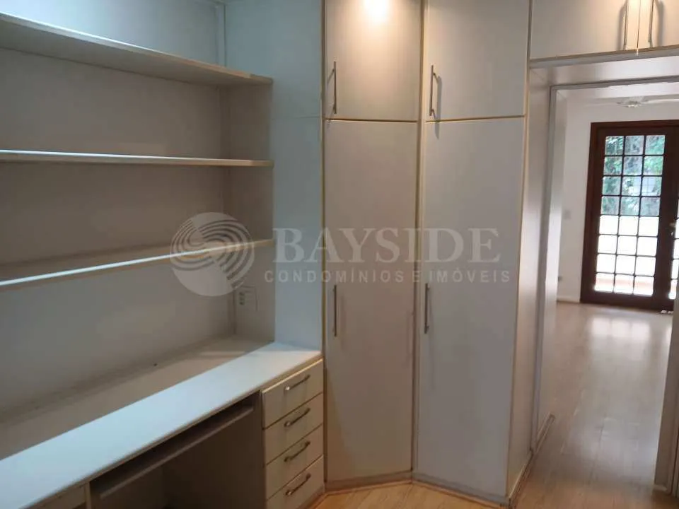 Apartment with private area and 3 bedrooms — photo 13
