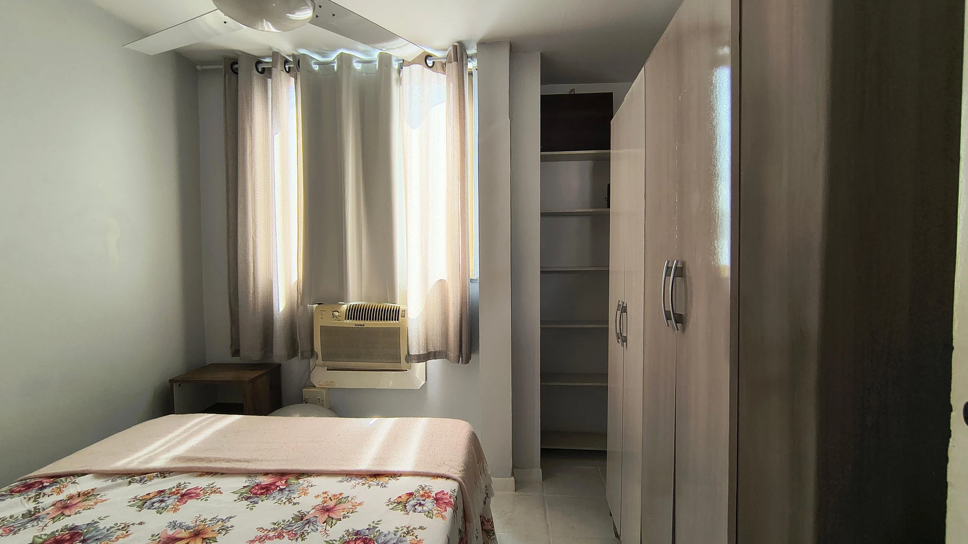 Apartamento mobiliado com mesa de trabalho e 4 quartos — photo 21
