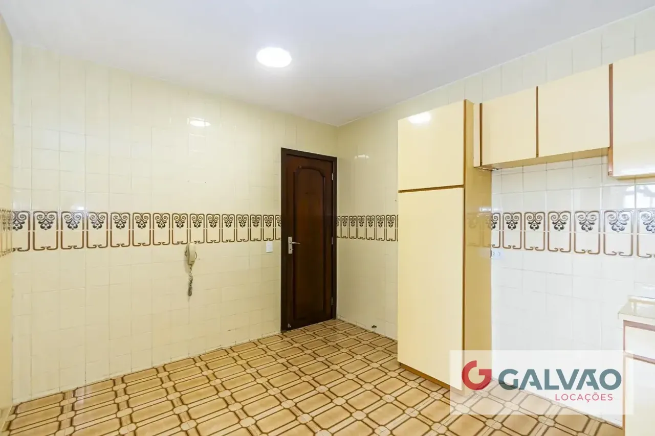 3-bedroom apartment with balcony and 1 parking spot — photo 10