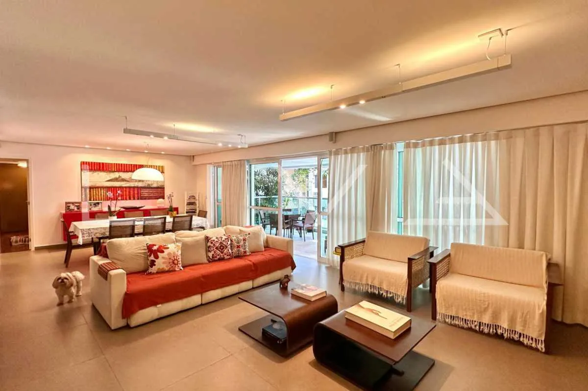 Furnished apartment with 4 bedrooms and 5 bathrooms — photo 32