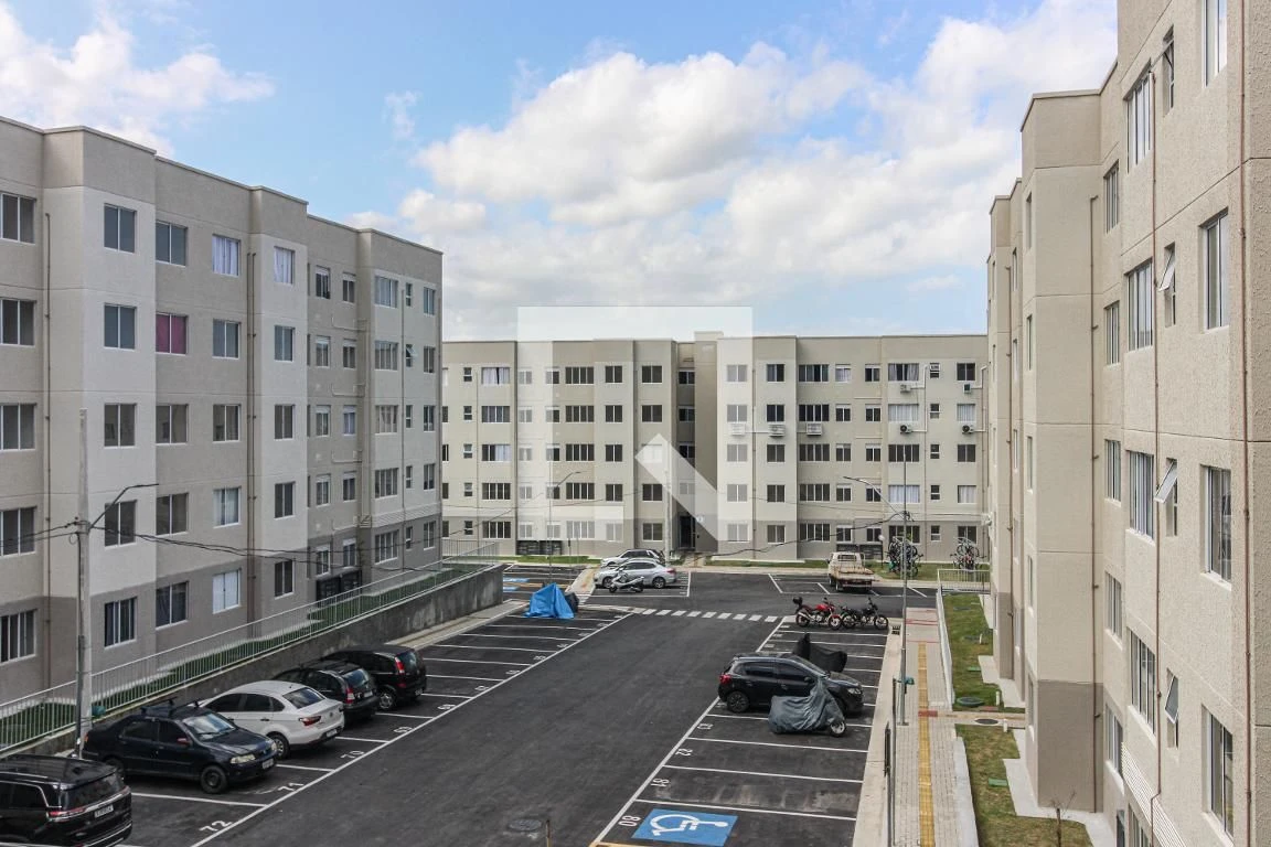 Apartamento de 2 quartos em condomínio com piscina — photo 2