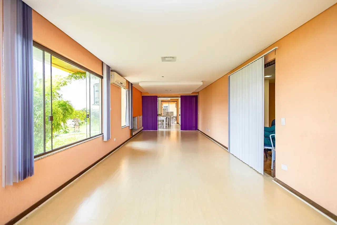 Furnished house with 5 bedrooms and 470 m² — photo 117