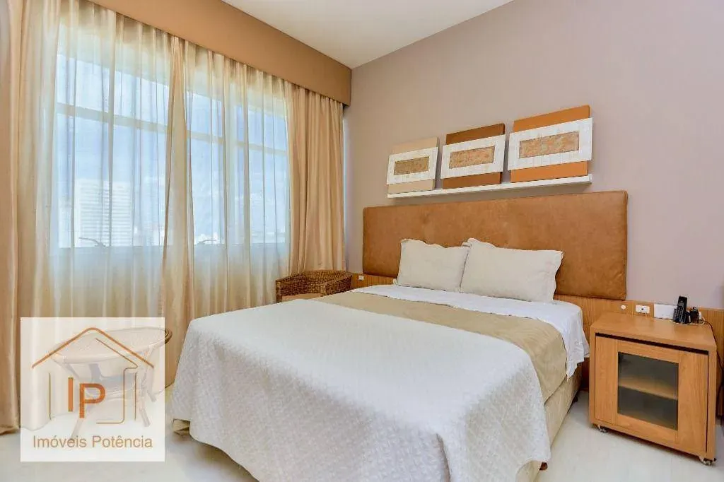 Furnished studio with 30 m², 1 bedroom and work area — photo 10