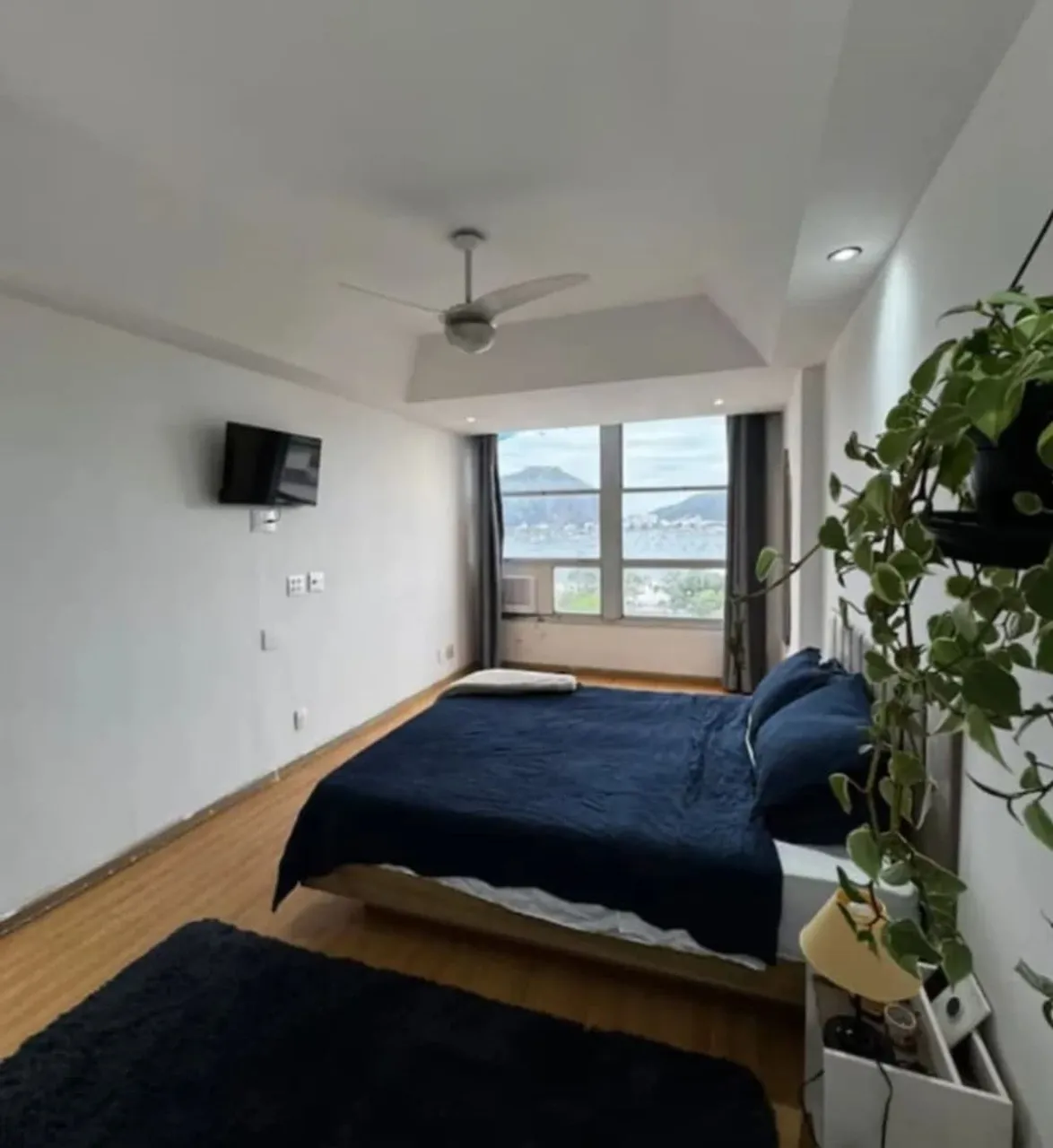 Furnished 4-bedroom apartment with a gas stove kitchen — photo 3