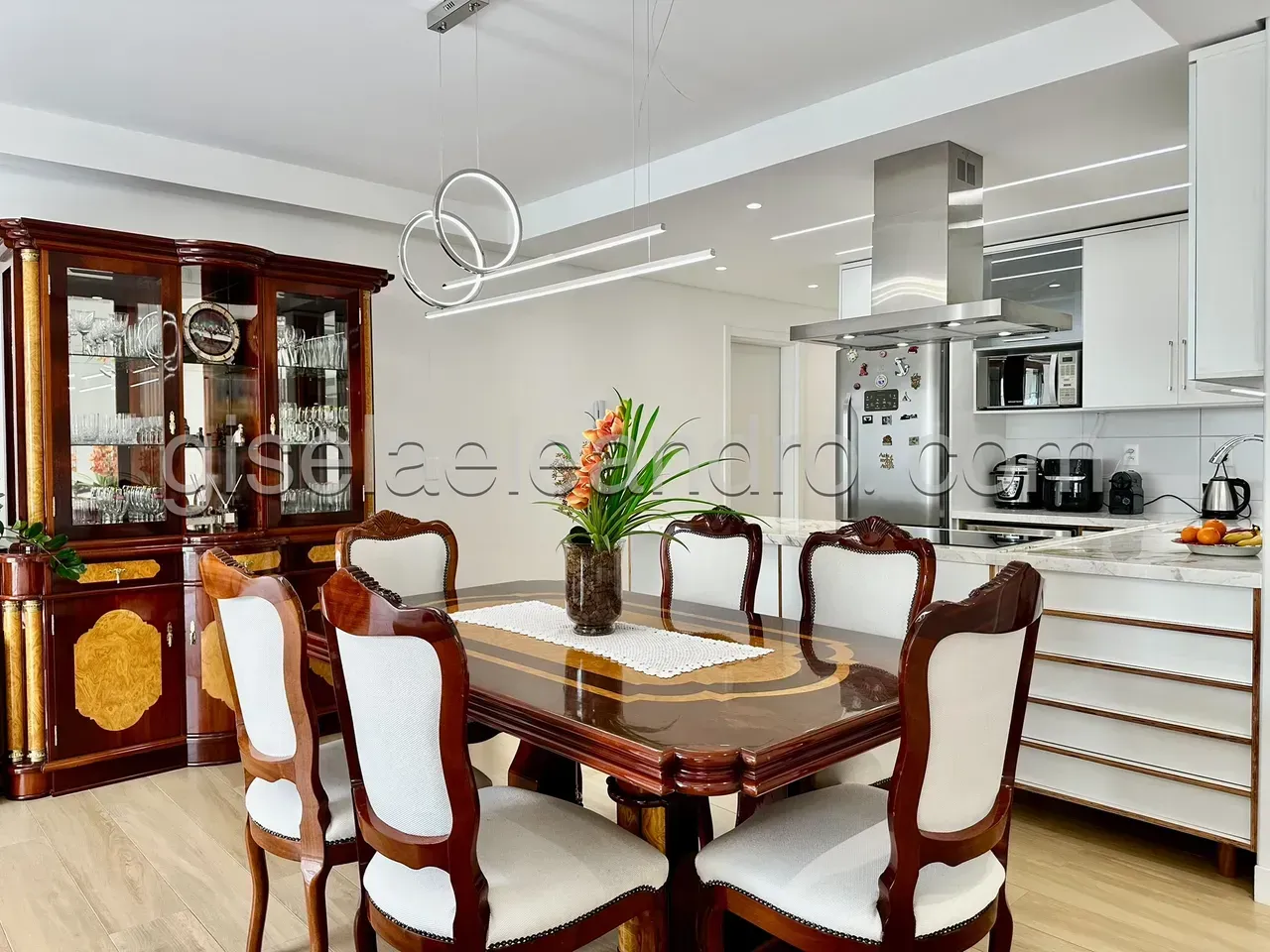 Furnished apartment with 2 bedrooms and 3 bathrooms and 2 parking — photo 2
