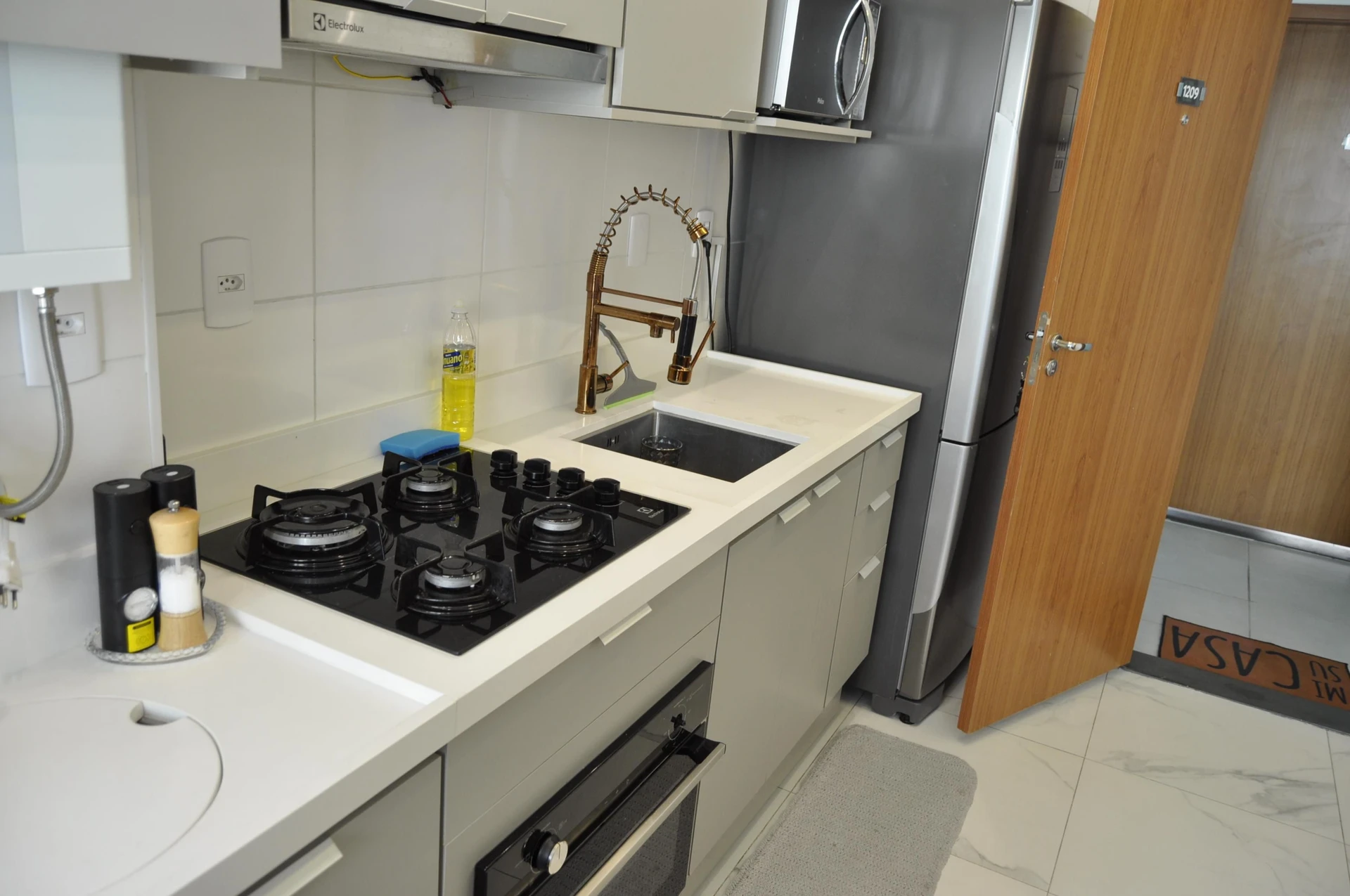 Furnished apartment, 37 m², with a mountain view — photo 12
