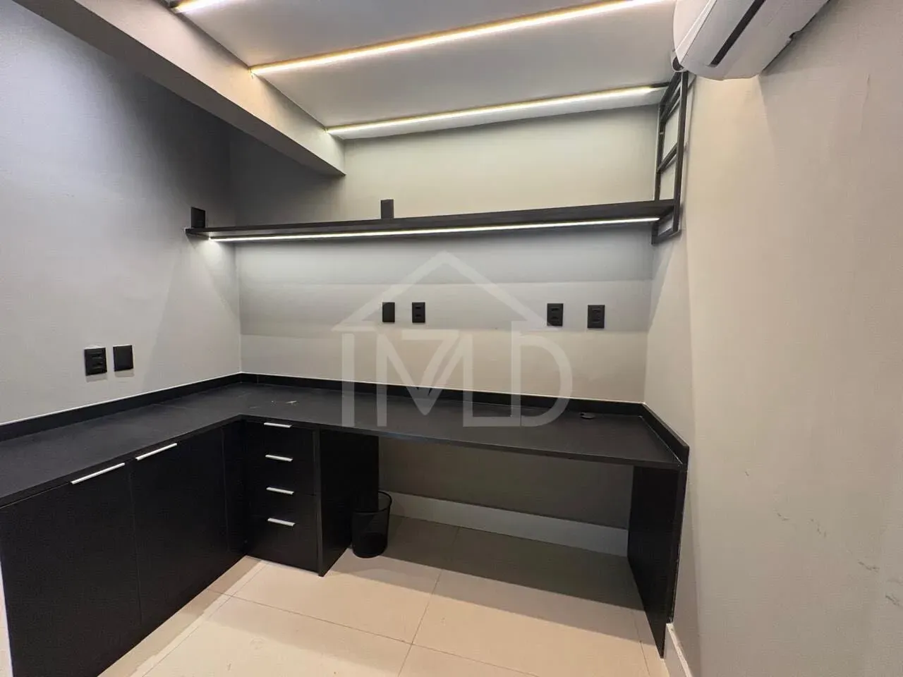 House with 3 suites, pool, 300 m² and 2 parking spots — photo 17