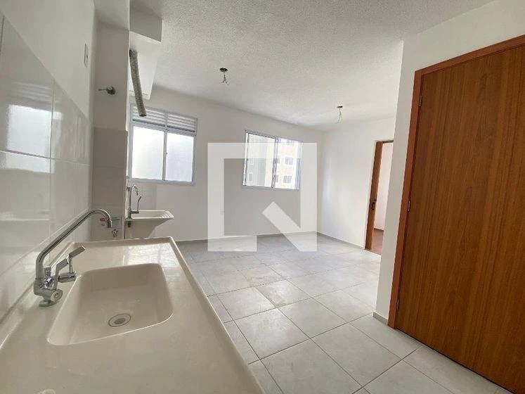 One-bedroom apartment in a building with a pool — photo 27