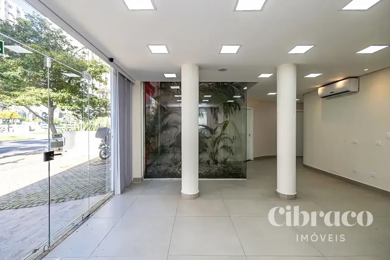 Unfurnished 200 m² house with 5 bedrooms