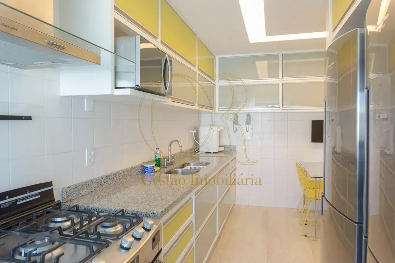 Apartment with 4 bedrooms and a closed gas kitchen — photo 26