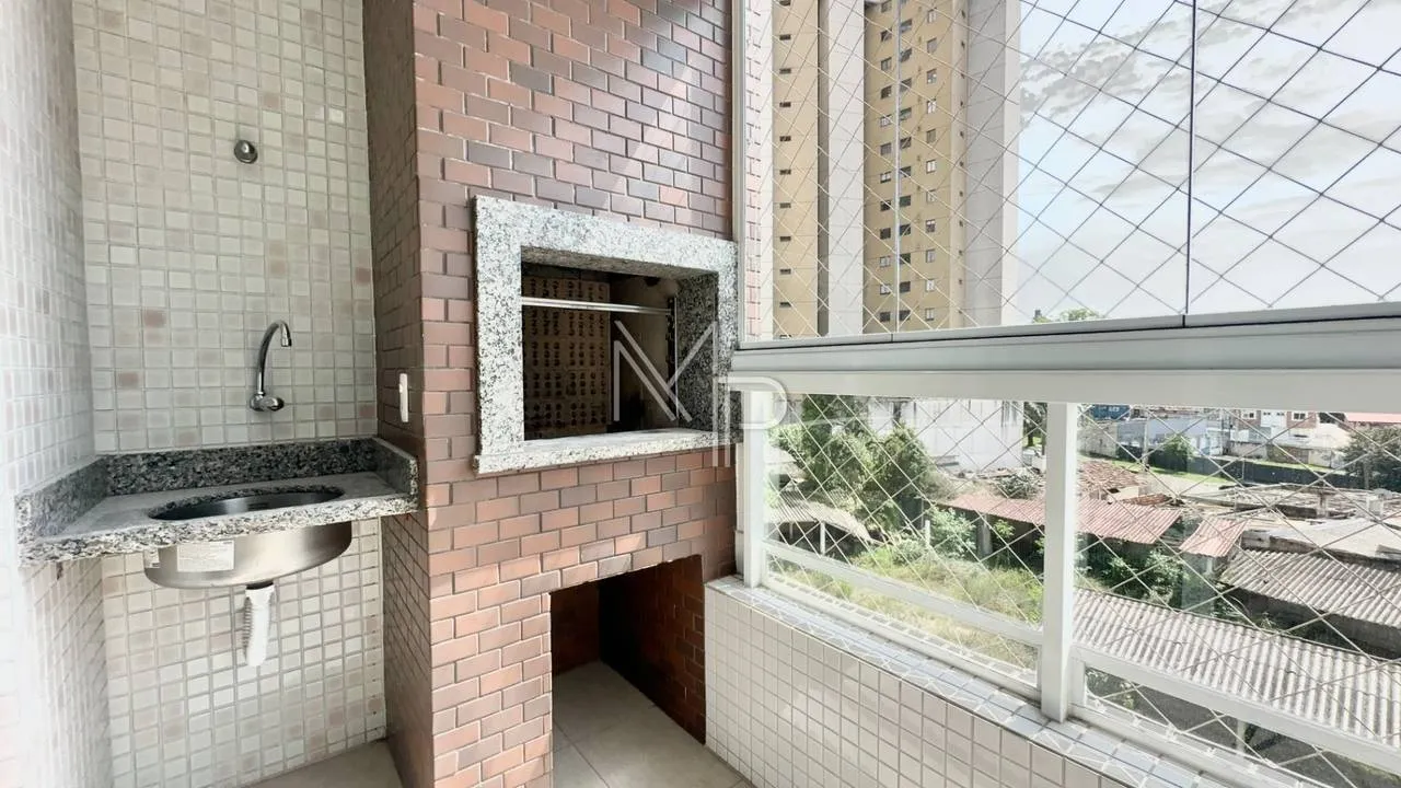 3-bedroom apartment with a grill on the balcony — photo 9