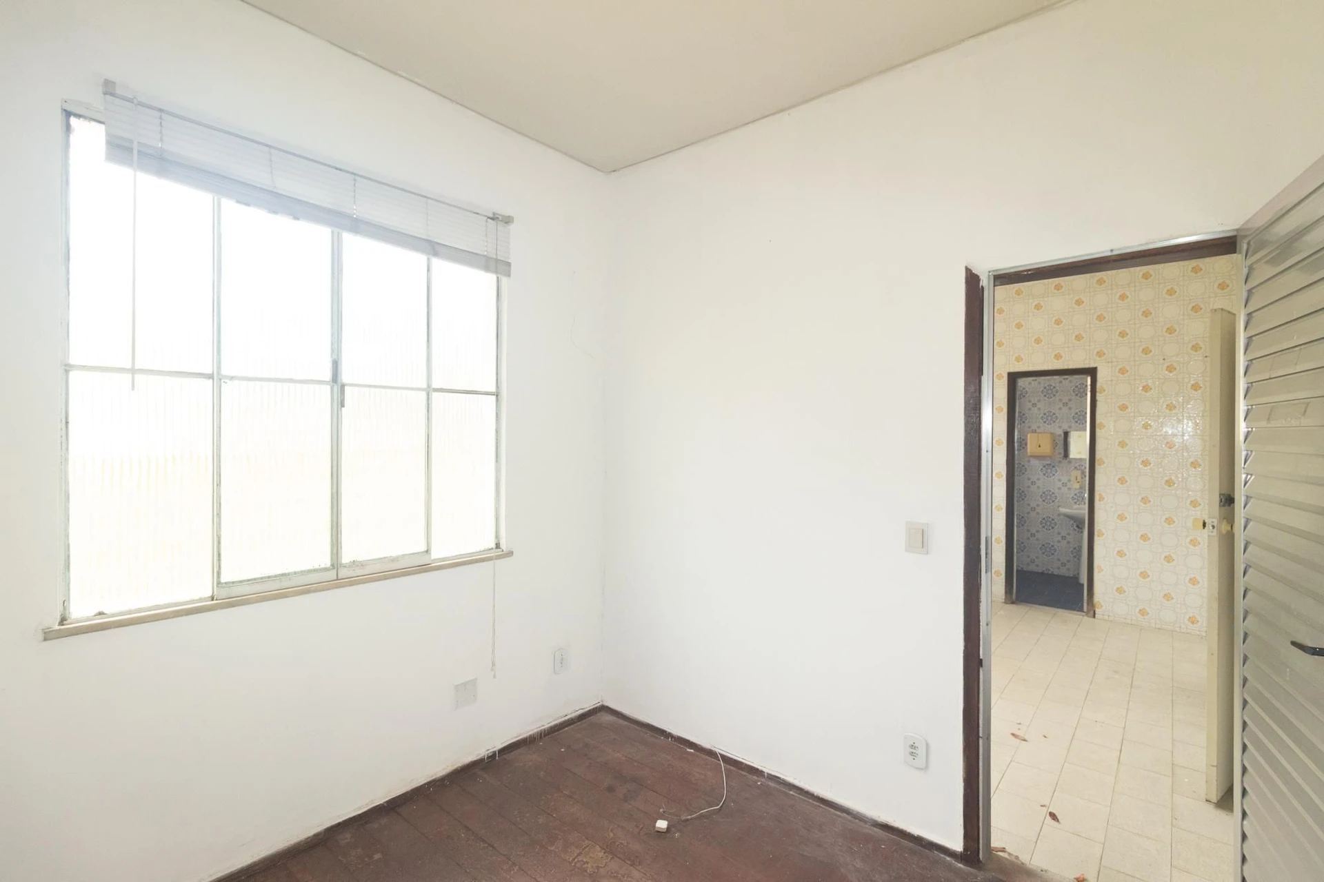 4-bedroom rental house with private garden and parking — photo 42
