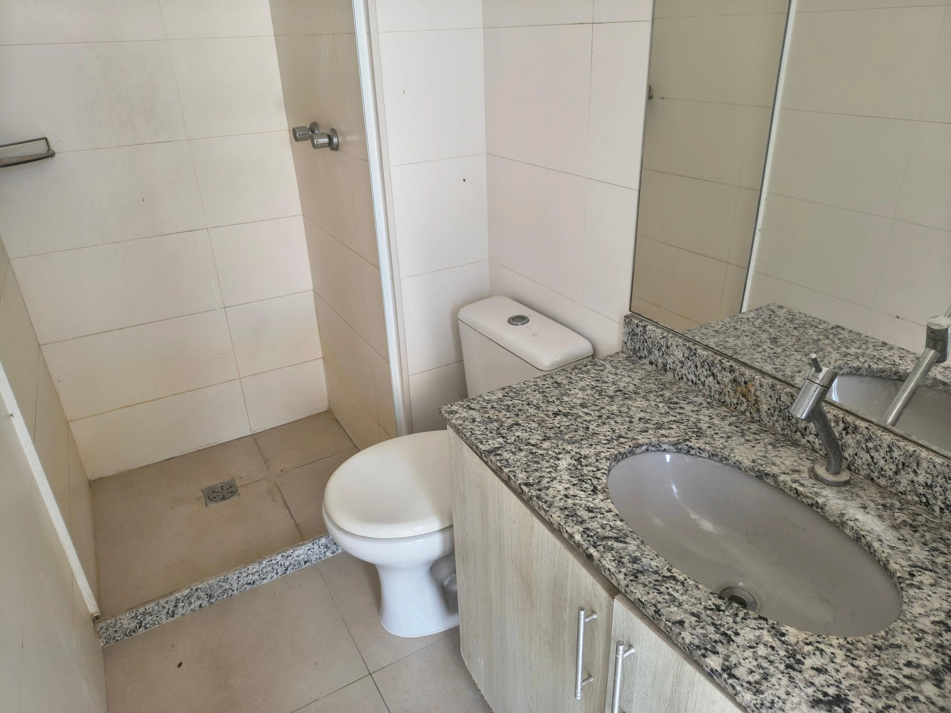 Квартира з 4 кімнатами та 1 люкс-спальнею, з балконом — photo 21