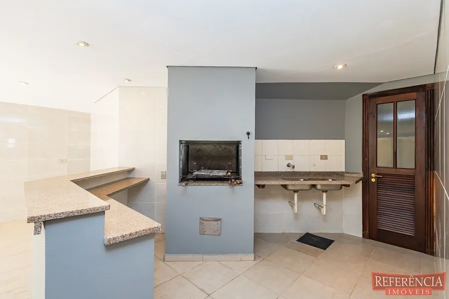 Condo house with 3 bedrooms and a closed kitchen — photo 44