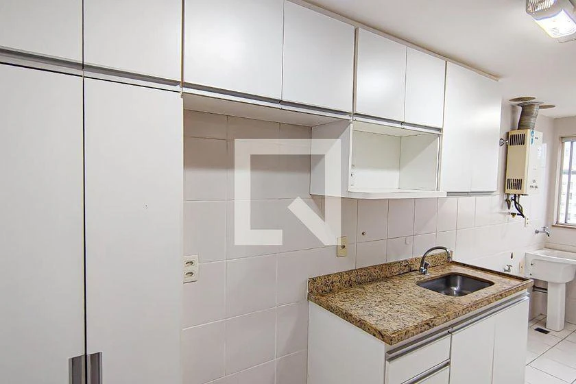 Apartamento vazio de 3 quartos com varanda e 185 m² — photo 45