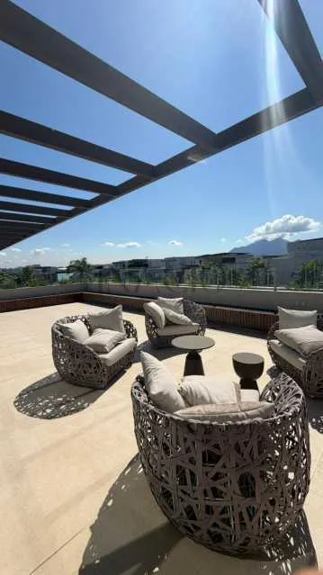 Furnished house with 5 bedrooms and 4 bathrooms, 900 m² — photo 23