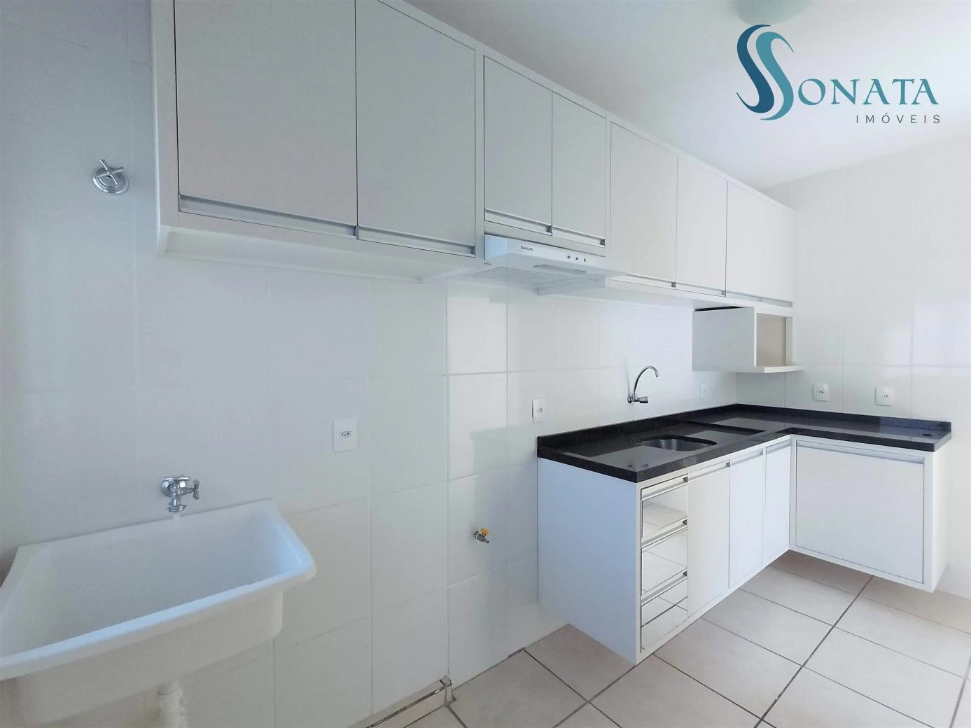 2-bedroom apartment with a closed-off kitchen