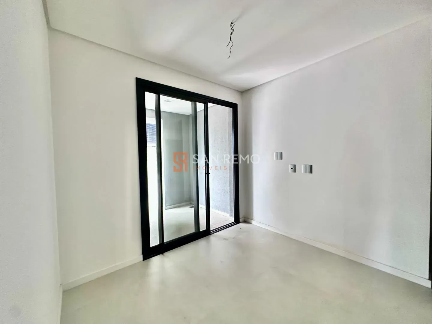 Furnished garden apartment with 2 en-suite bedrooms — photo 17