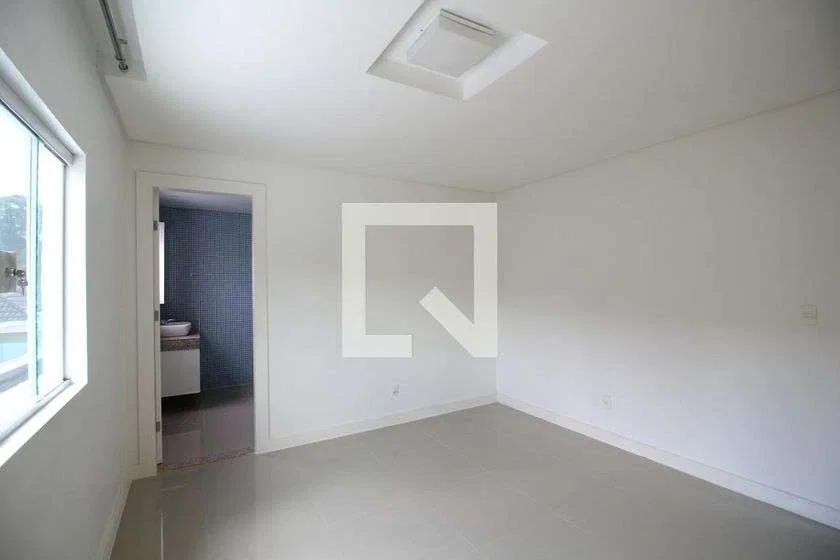 Condominium house with 4 bedrooms and 329 m² — photo 10