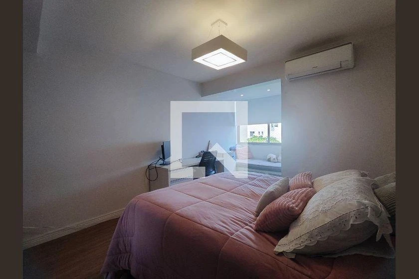 Rental apartment with 4 bedrooms, 360 m² and a balcony — photo 23