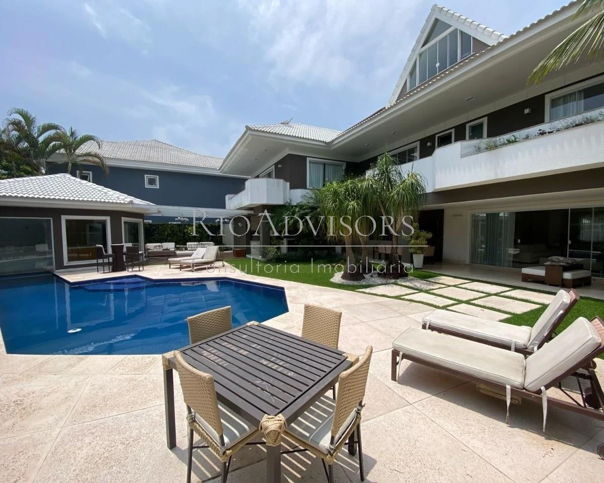 House 890 m² with 6 en-suite bedrooms and gas kitchen — photo 14