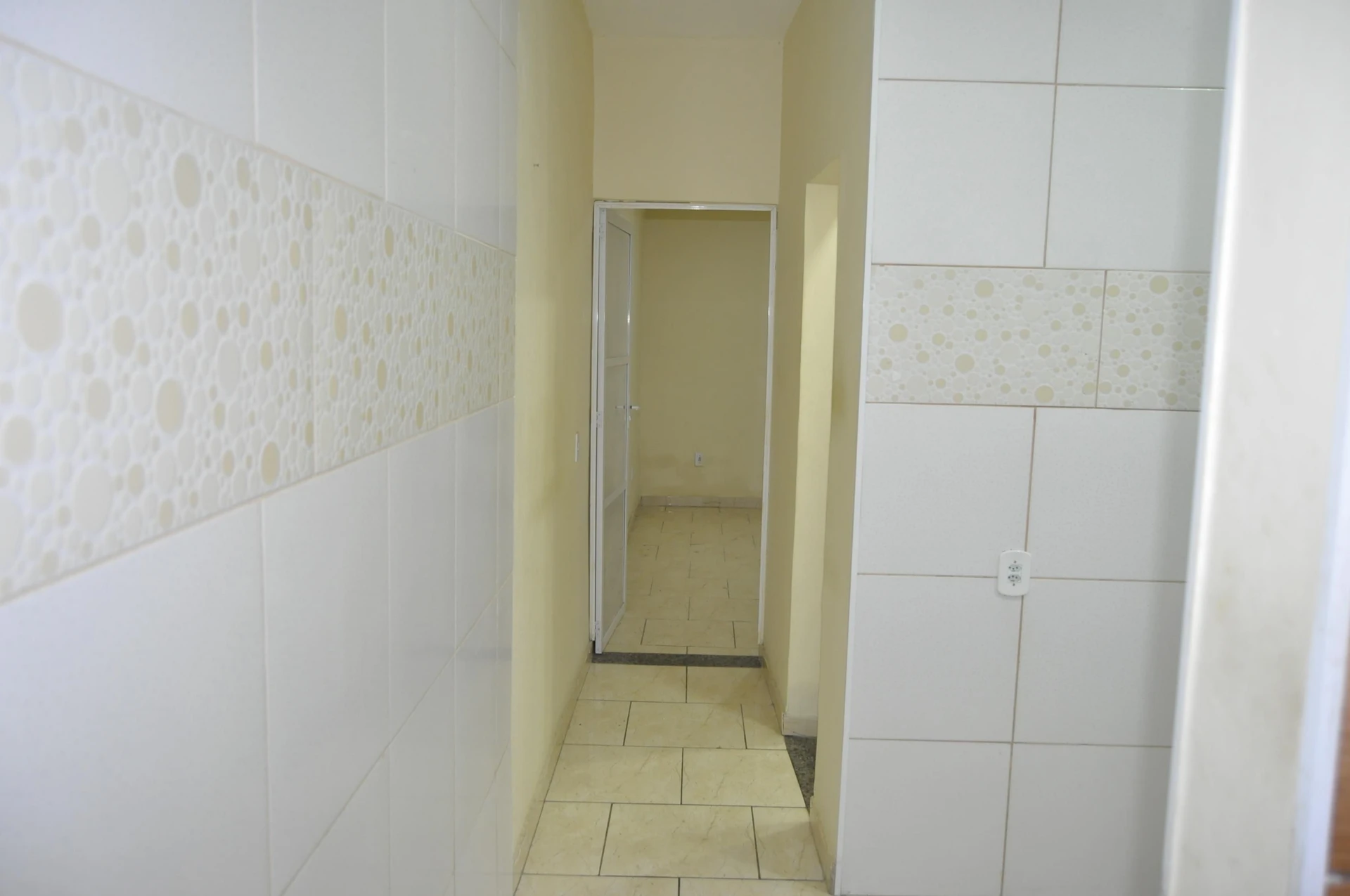 Apartamento sem mobília com varanda e 2 quartos — photo 23