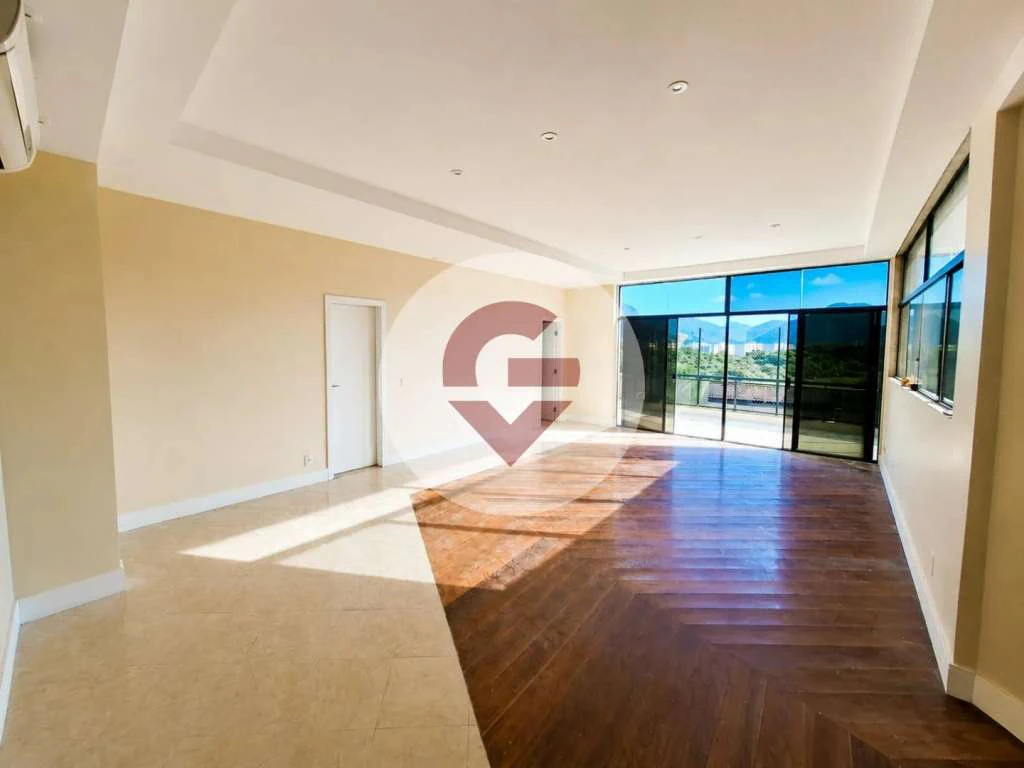 383 m² penthouse with 3 bedrooms and 1 en-suite