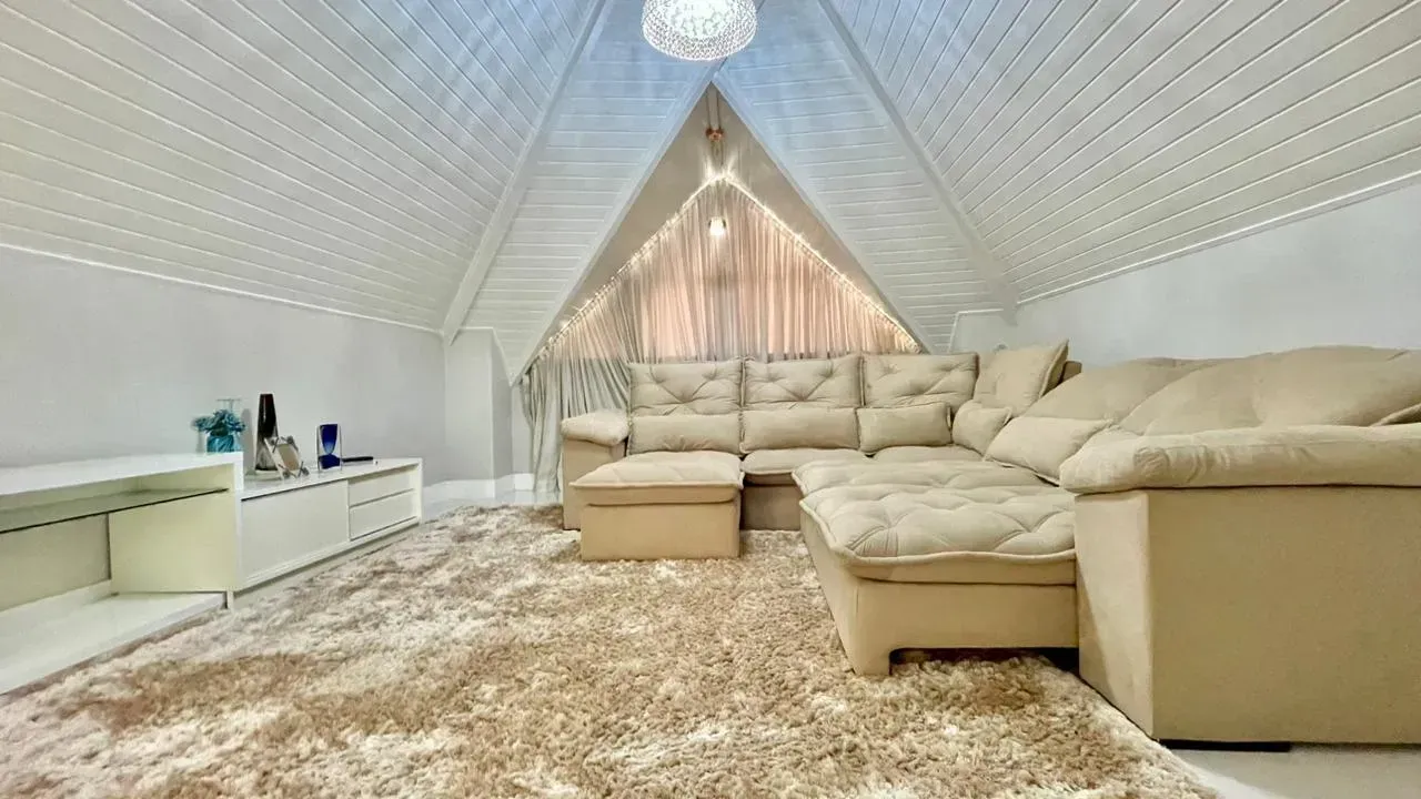 Triplex house with 4 bedrooms and fitted wardrobes — photo 3