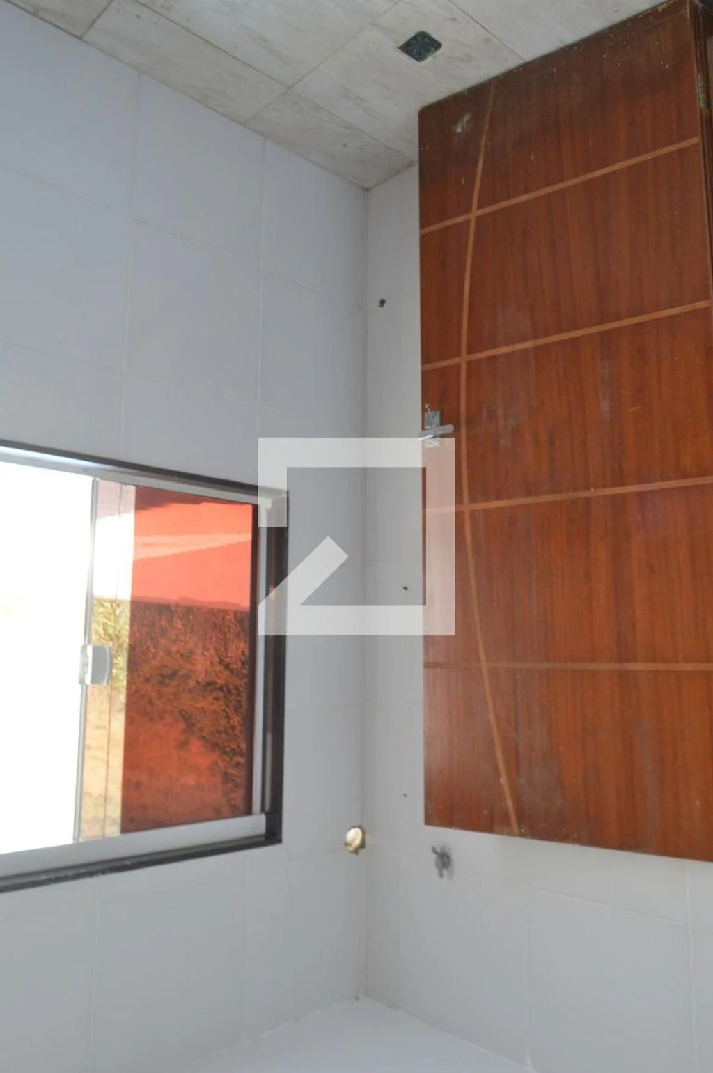 Casa de 3 quartos com janelas do piso ao teto — photo 6