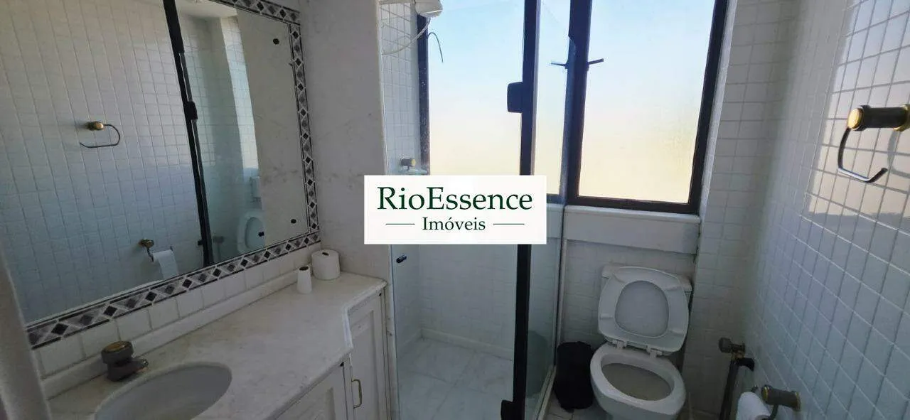 Unfurnished apartment with 3 bedrooms and an enclosed balcony — photo 8