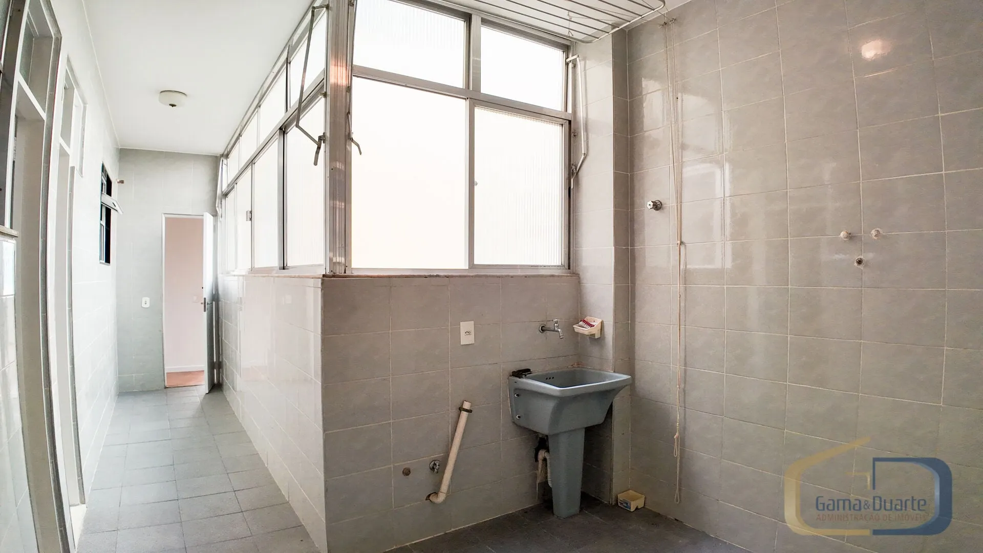 3-bedroom apartment with 2 bathrooms and 1 parking space — photo 27
