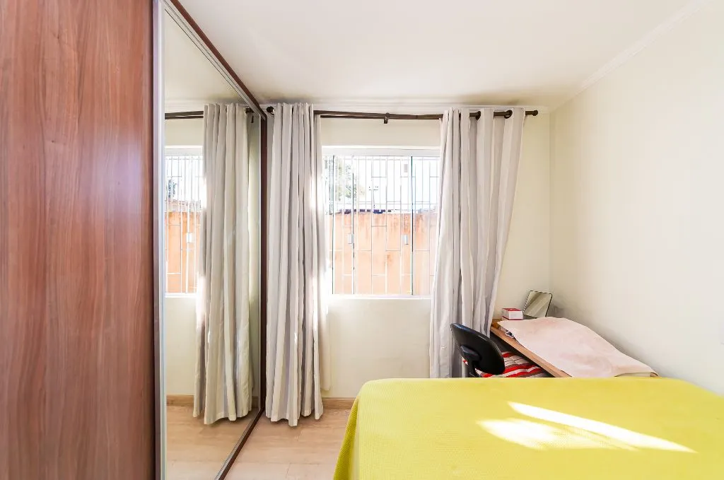 3-bedroom house with a bathtub in Curitiba — photo 49