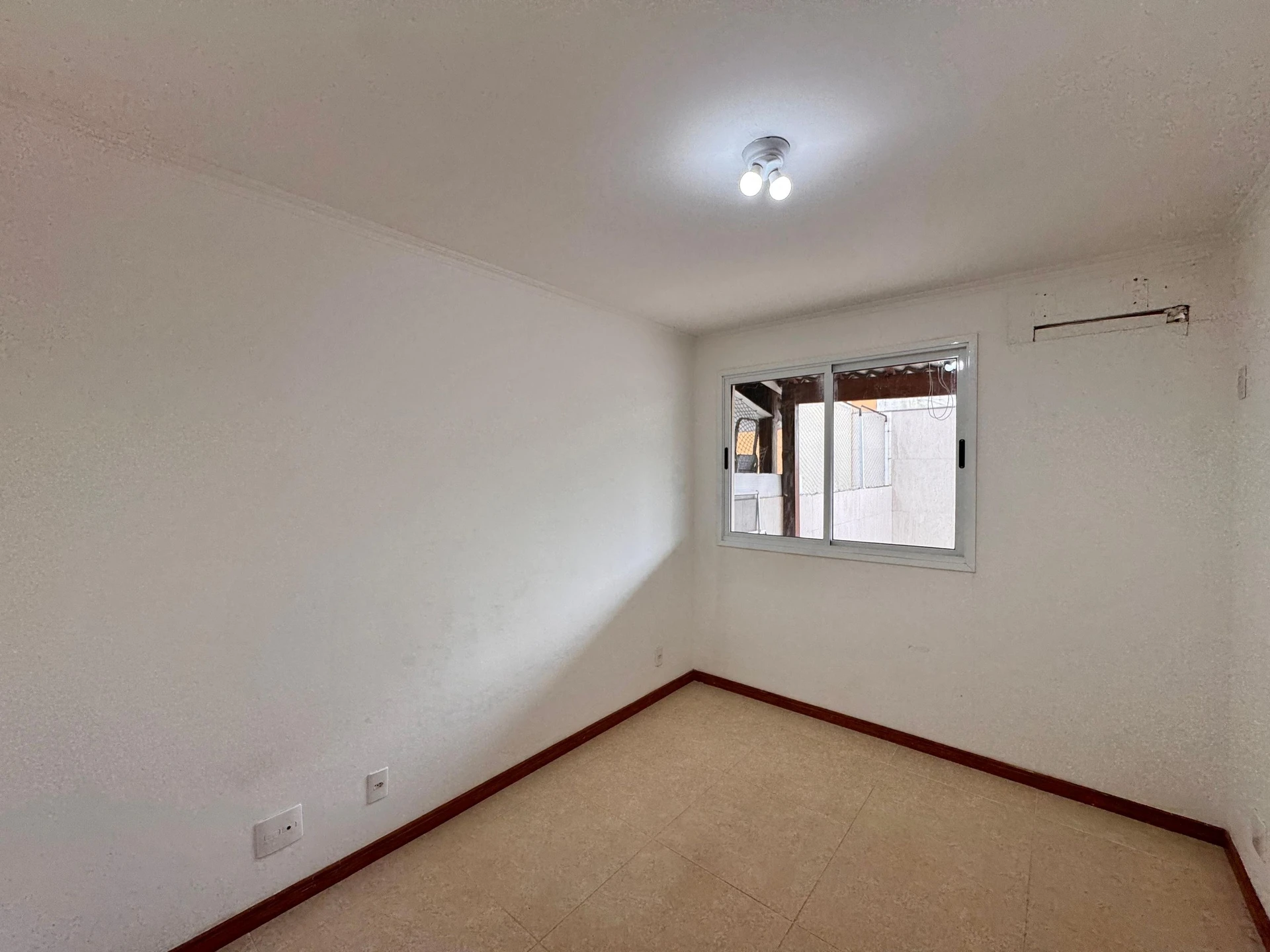 4-bedroom apartment with balcony and private BBQ grill — photo 13