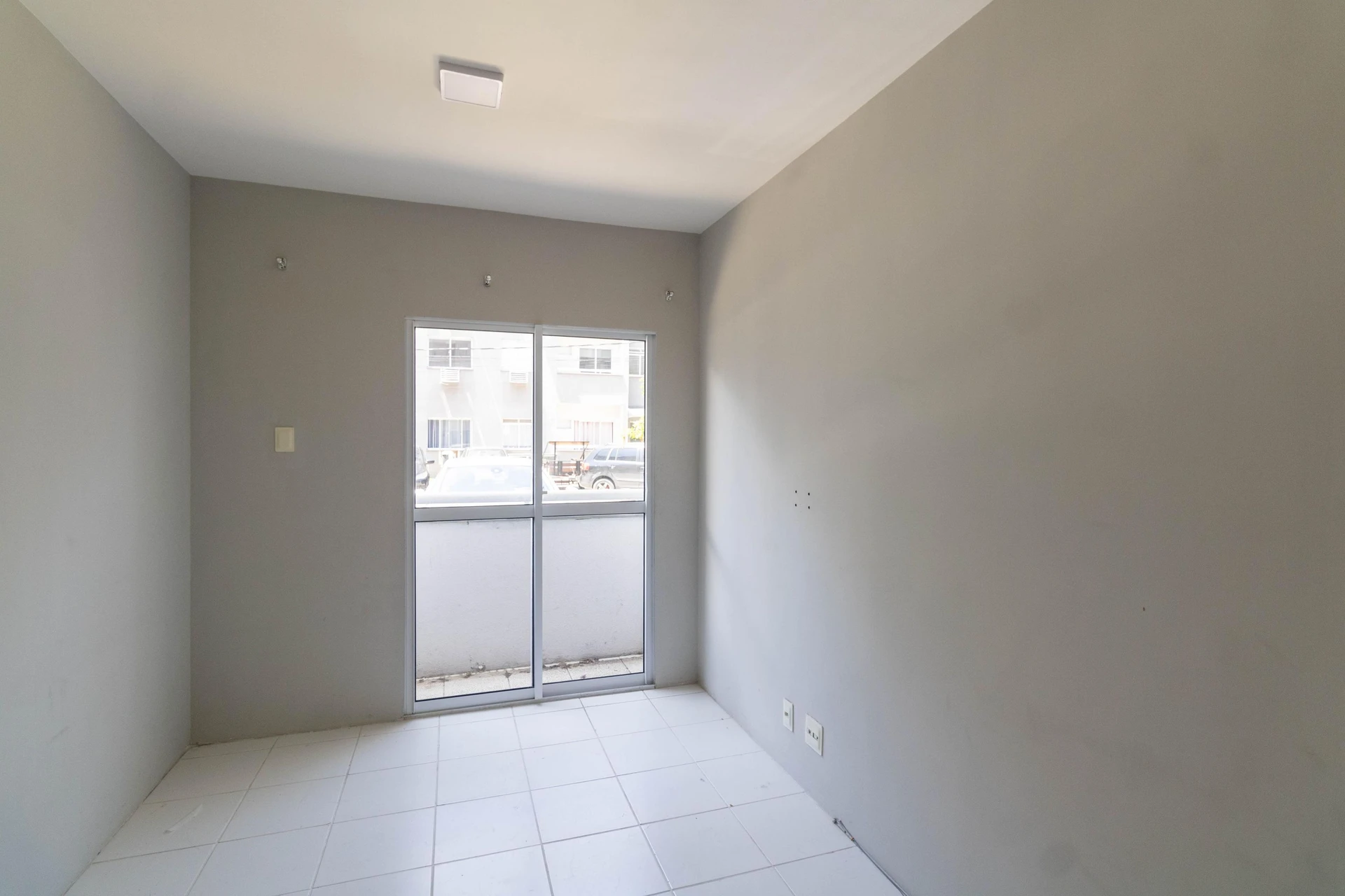 2-bedroom apartment in a building with a gym — photo 26