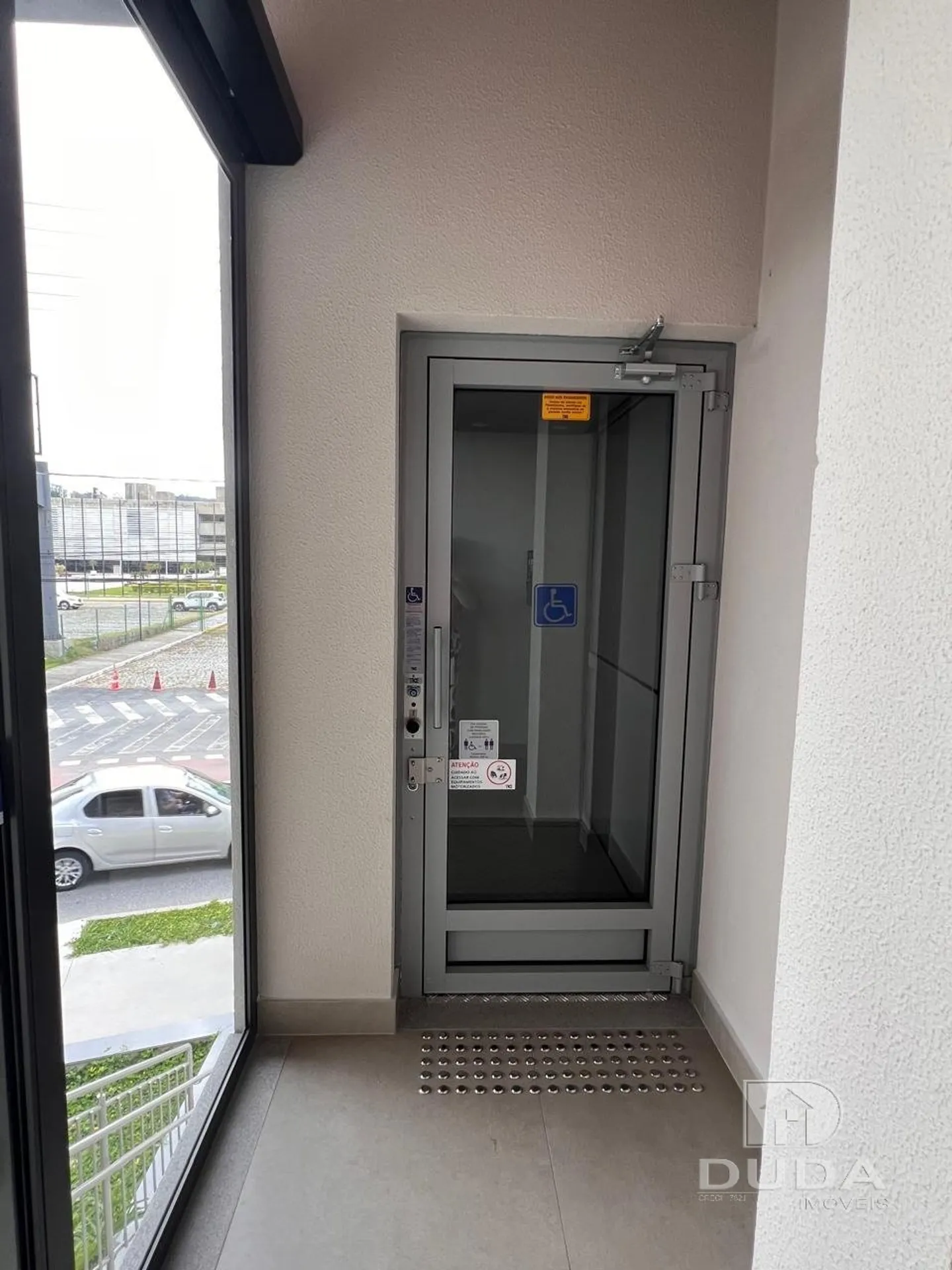 Furnished 1-bedroom apartment with balcony grill — photo 26