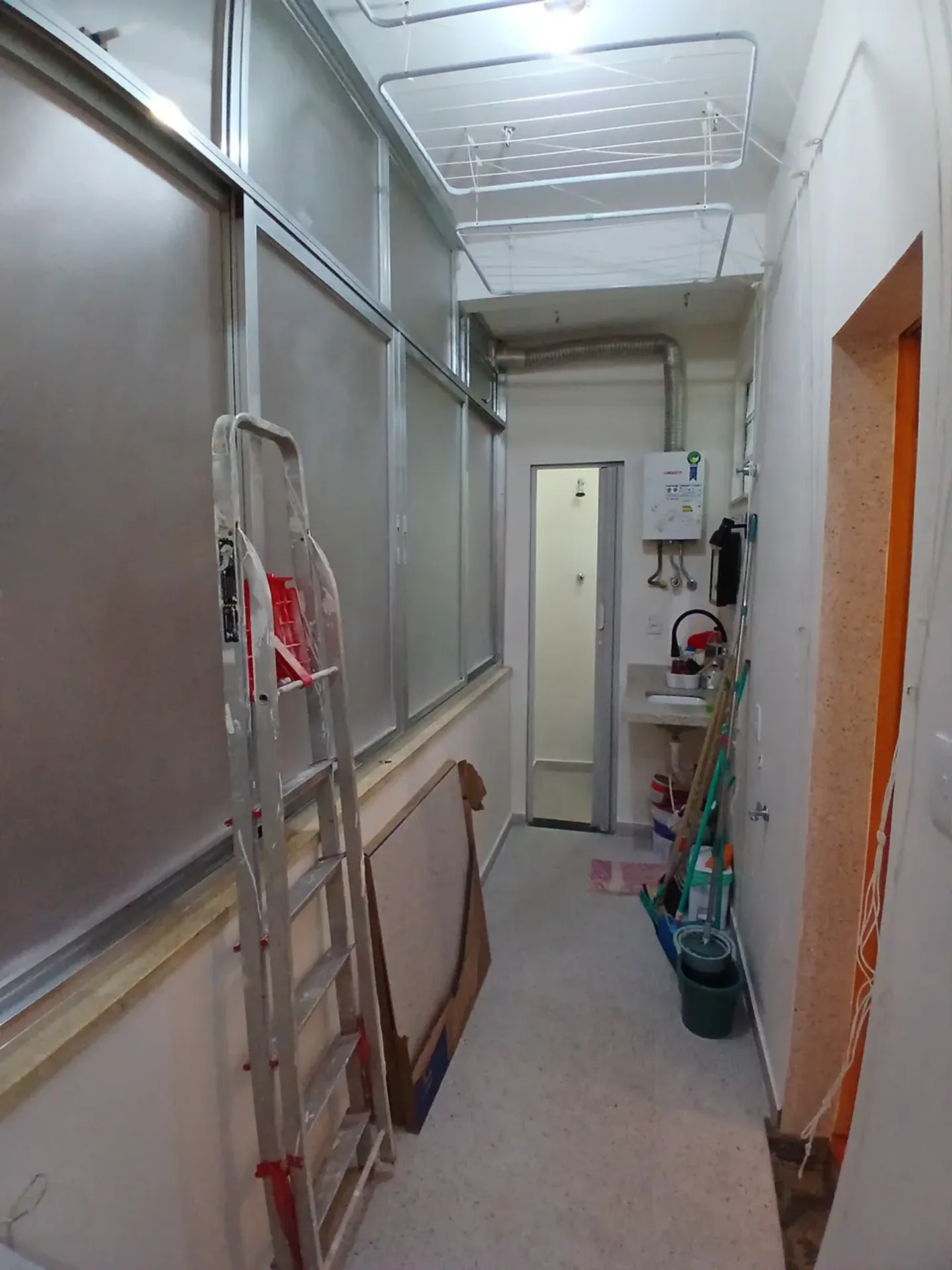 Apartamento no 4º andar com piso de madeira ou laminado — photo 3