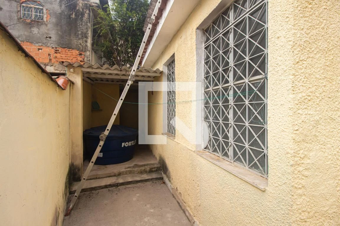 Unfurnished house with 2 bedrooms and 1 tiled bath — photo 31