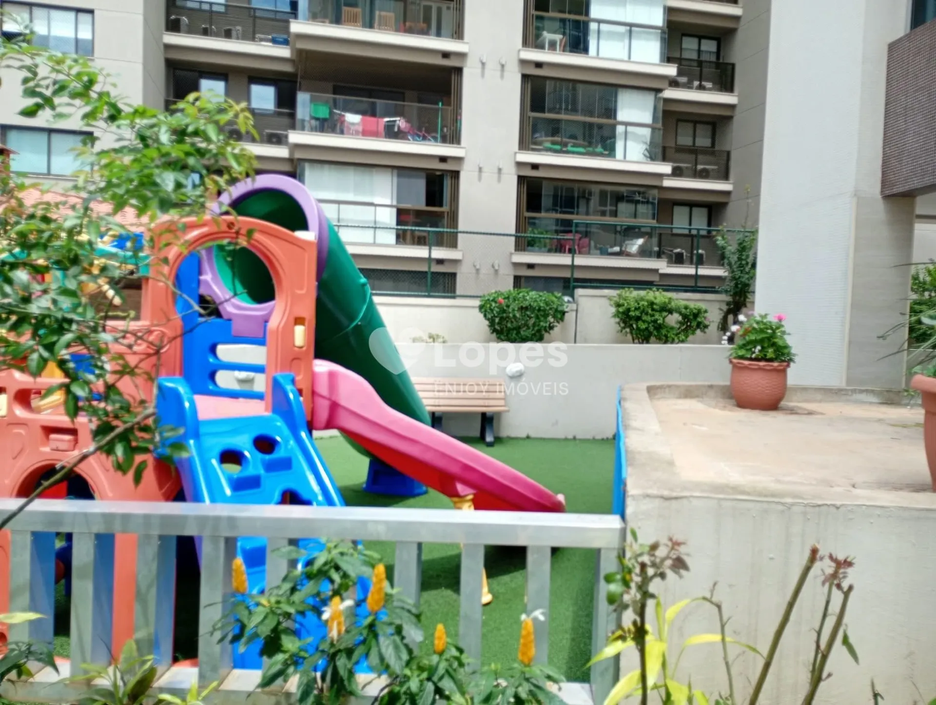 Apartment on the 14th floor with a washing machine — photo 23