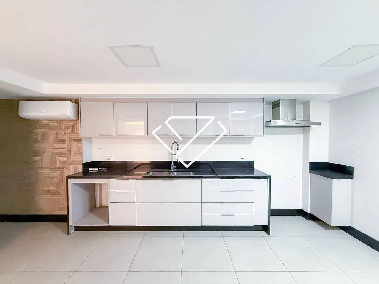 Water view in a 3-bedroom apartment, 660 m² — photo 27