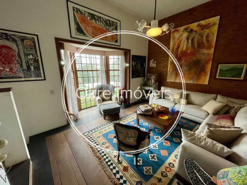 House in a gated community with 4 bedrooms and 5 baths — photo 3