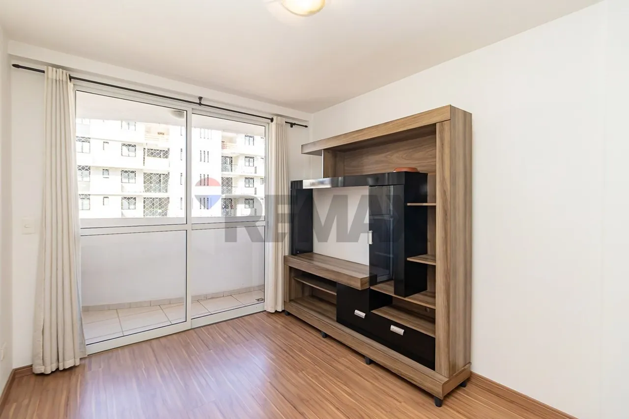 Furnished apartment, 63 m², with wood or laminate floors — photo 3