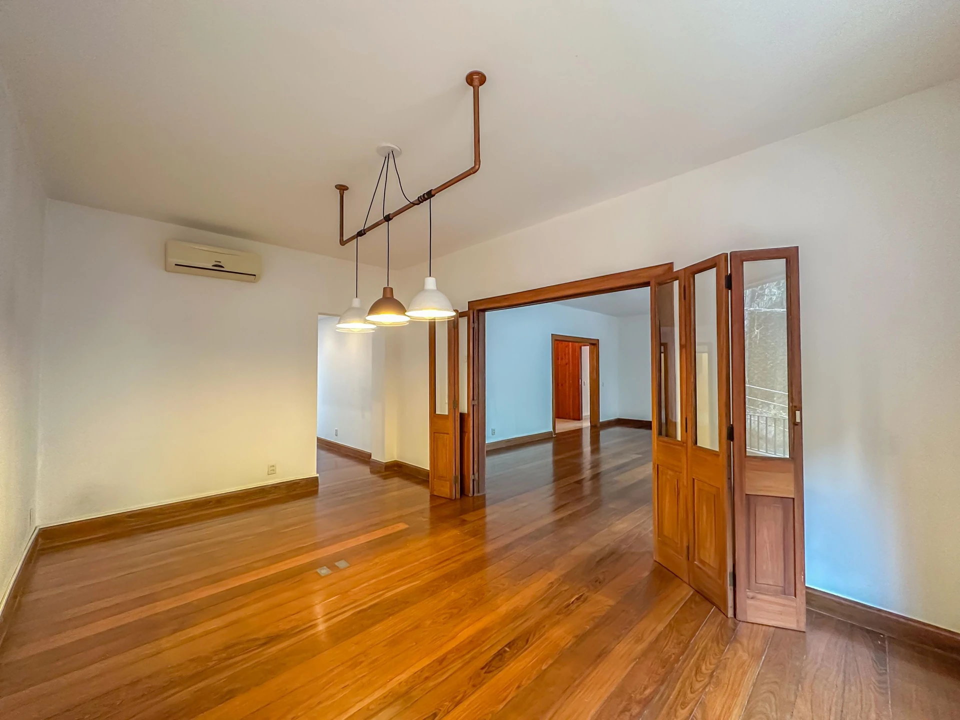 Apartment, 275 m², with a glass-enclosed balcony — photo 26