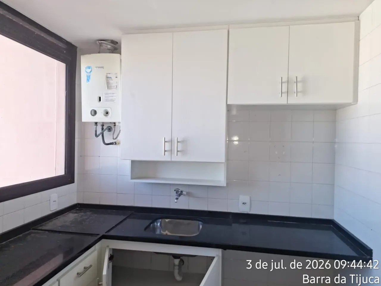 2-bedroom apartment in a building with a gym — photo 15